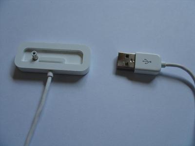 ORIGINAL LADEKABEL DOCKINGSTATION DOCK FÜR IPOD SHUFFLE *DEFEKT*