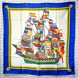 GUCCI écharpe grand drapeau voilier soie bleu ancien Gucci occasion unisexe avec étiquette