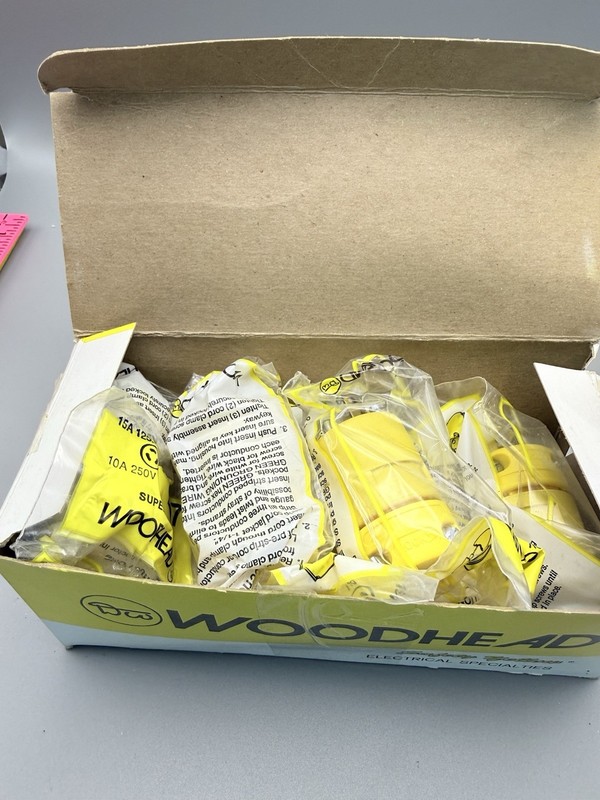 Woodhead Box Of 8 2407 Super Safeway Male Plugs Safety Yellow
