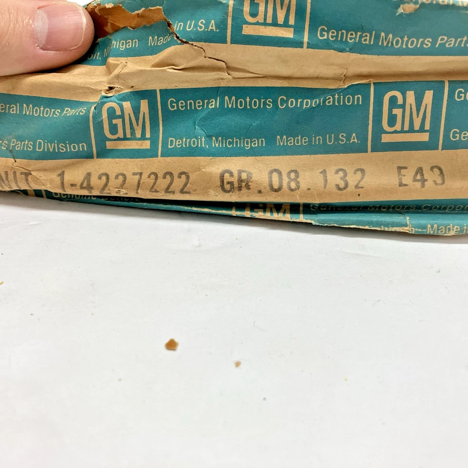 Nuevo juego de molduras de rueda delantera/trasera GM LH/RH Chevy Corvair 1966-1967 (SR30) OEM Foto 4 de 4