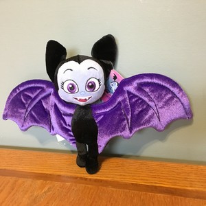 comprar muñeca vampirina