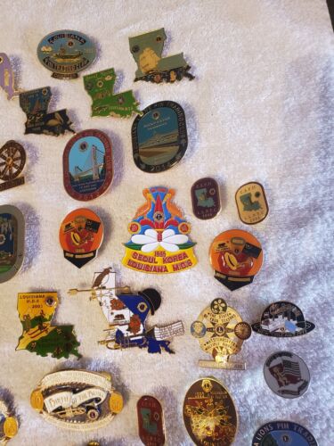 75 Lions Club Pins Louisiana - Picture 2 of 5