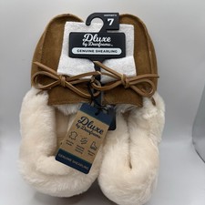 Dearfoams Deluxe Genuine Shearling Moccasin Slippers Women  s 7 Brown Suede