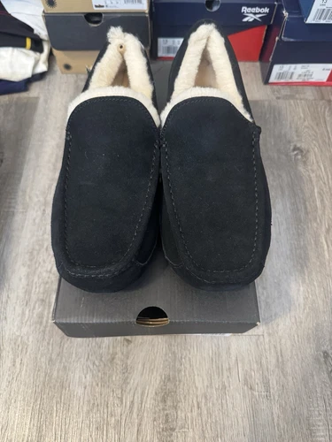 Ciabatta uomo Ascot UGG. Colore nero. Taglia US 10 Style# 1101110. Autentico