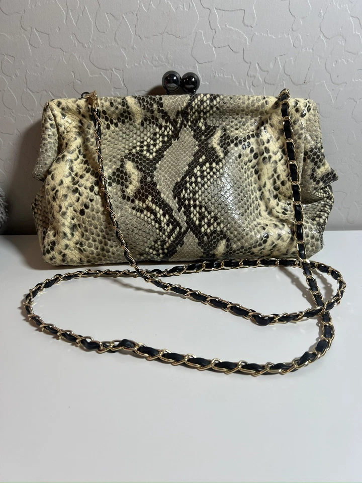 Bolso clutch bandolera Badgley Mischka Python piel de serpiente beso bloqueo Foto 4 de 4