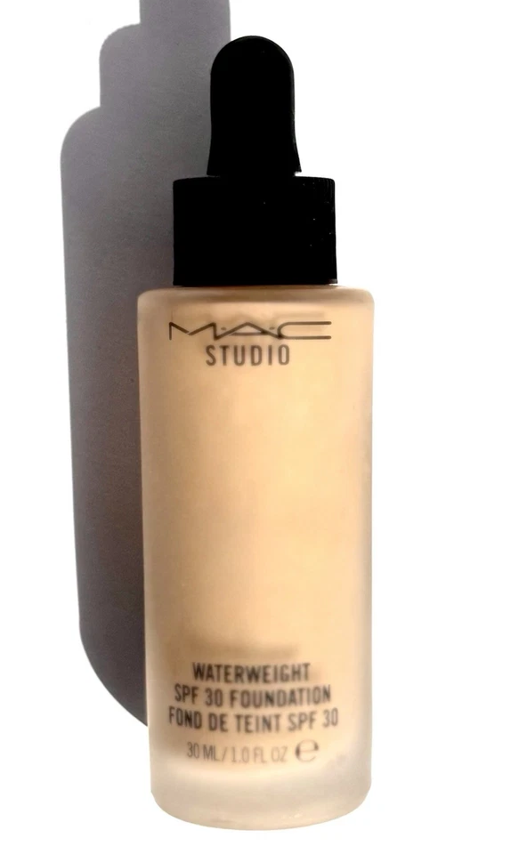 MAC Waterweight SPF30 Foundation NW22 30ml - Bild 2 von 2