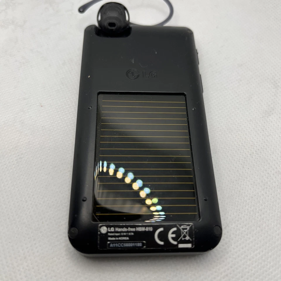 LG HBM-810 Silver/Black Ear-Hook Headsets - Image 2 of 4