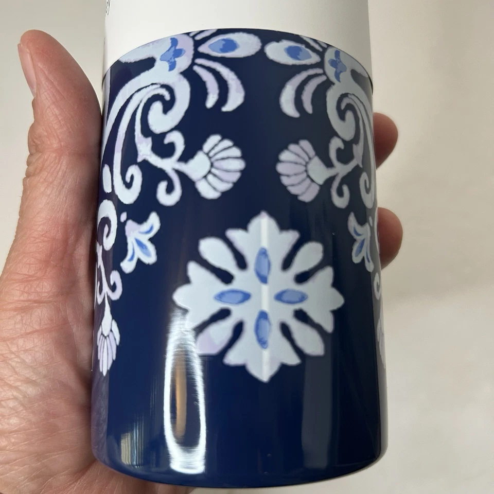 Nueva botella de agua Vera Bradley azul medallón acero inoxidable 25 oz azul blanco Foto 4 de 4