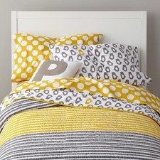 Land of Nod 100 Organic Cotton Twin Sheet Set With Quilt And 2 Pillow Cases