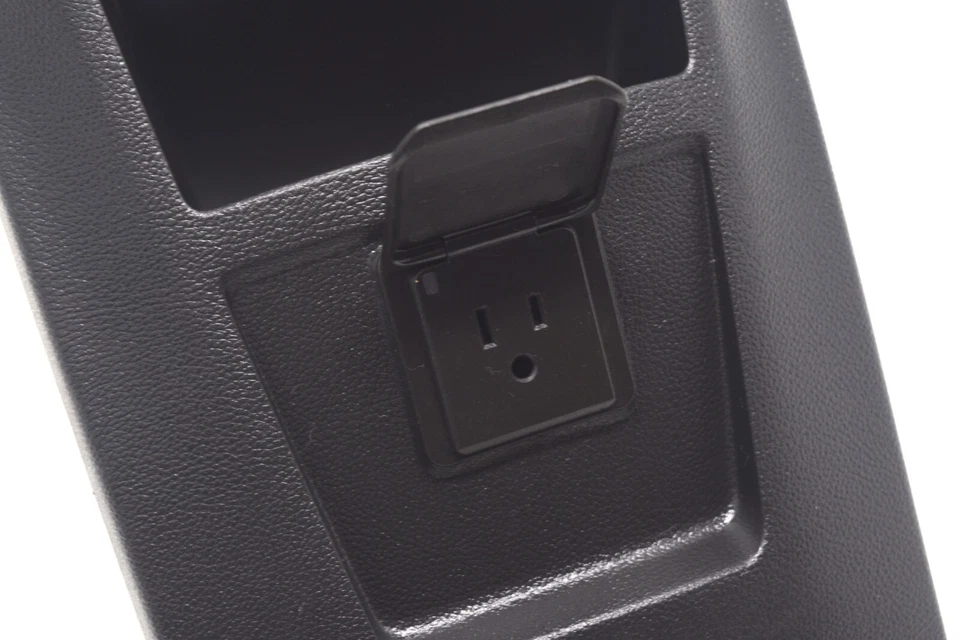 Крышка задней консоли 14–18 Buick Regal панель с вентиляционными отверстиями и розеткой | от оригинального производителя 13222152 - Изображение 4 из 4