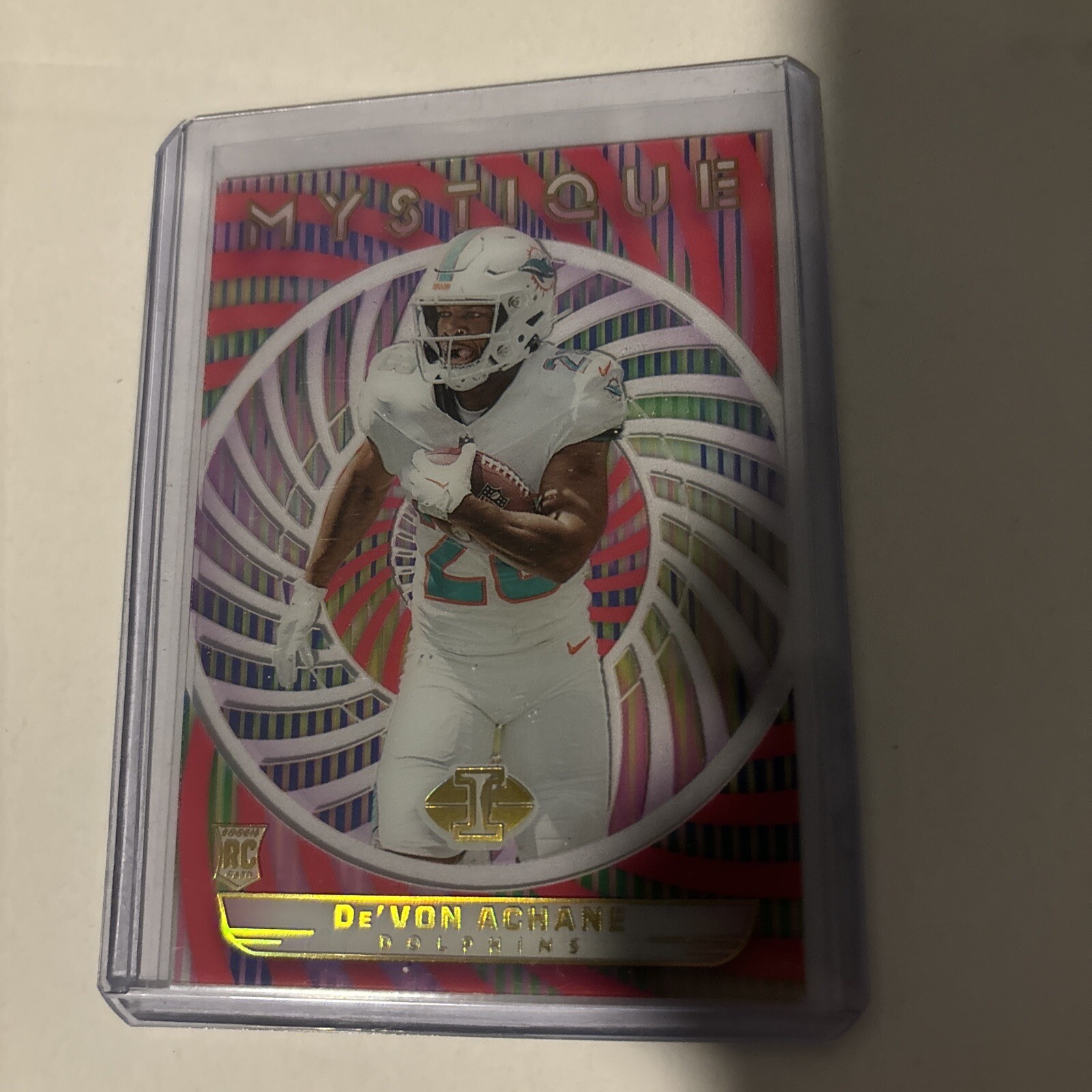 2023 Panini Illusions - Mystique Pink #9 De'Von Achane /399 (RC)