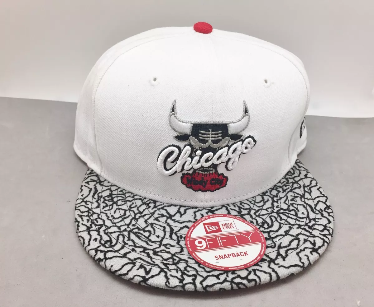 New Era 9FIFTY Chicago Bulls Trucker Snapback Hat Black White