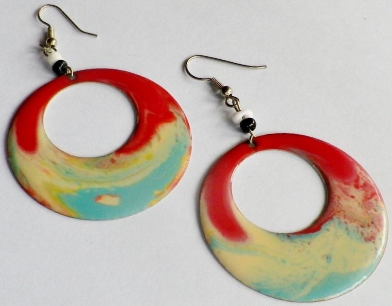 Boucles D'oreilles Vintage Pendantes Dorées à Pampille Gravée - Très Bon état