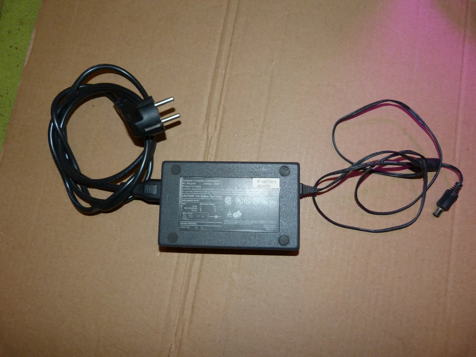 Compaq AC Adapter / Netzteil - Series 2822 - 18,5 Volt - Vintage - Bild 2 von 3