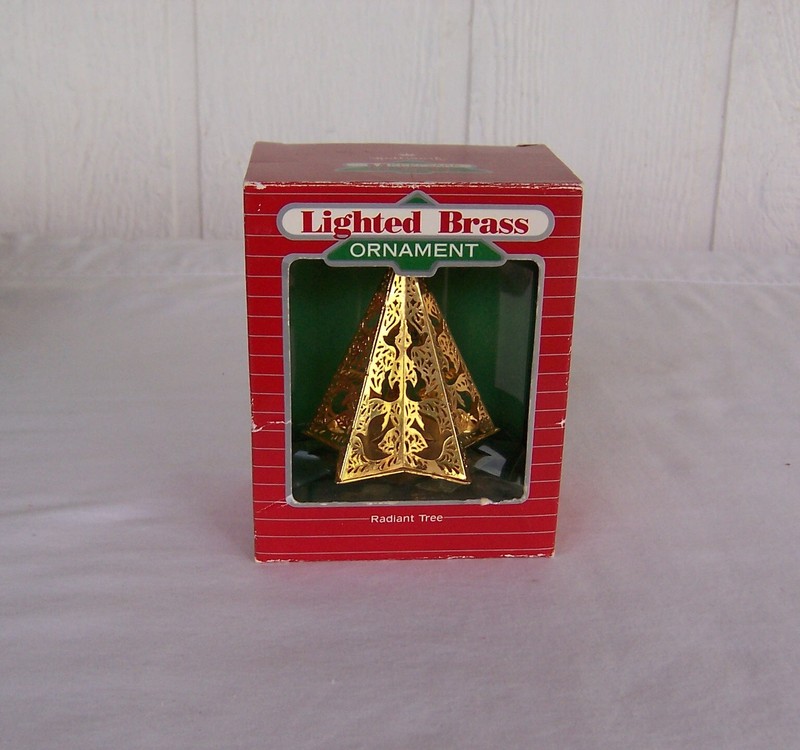 VINTAGE HALLMARK KEEPSAKE LIGHTED BRASS RADIANT TREE DOVE DESIGN ORNAMENT 1988