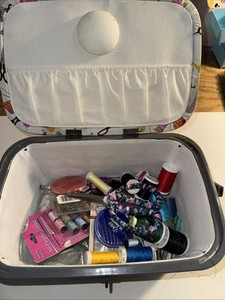 Dritz Sewing Basket w/ Thread Needles Scissors Supplies
