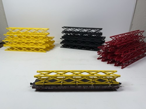 HO Scale 50’ Lattice Crane Boom Yellow Load - Picture 4 of 5