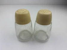 Vintage Federal Housewares Glass Harvest Gold Yellow Salt And Pepper Shakers 3B