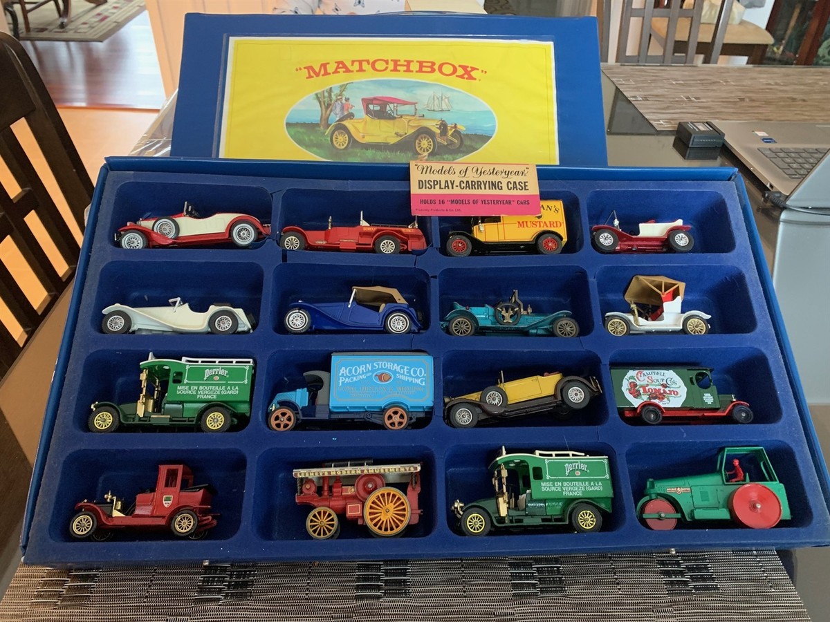 MATCHBOX MODELS of YESTERYEAR 16 CARS in DISPLAY CASE w. ORIG TAG