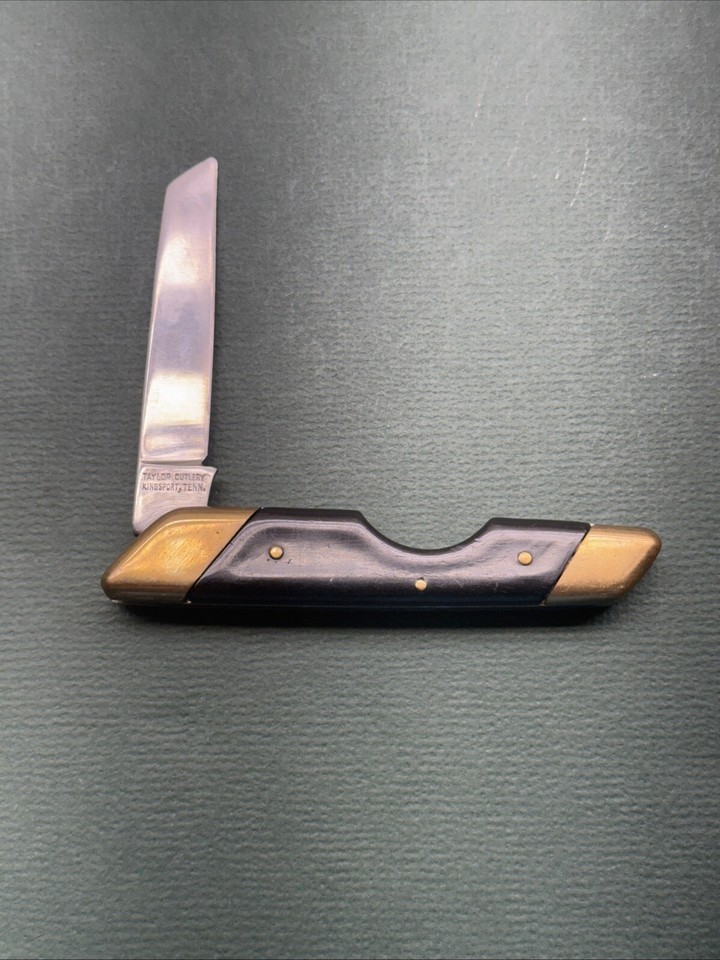 Collectible "BEAR CREEK" Taylor Cutlery Kingsport TN 1979 "SHARK