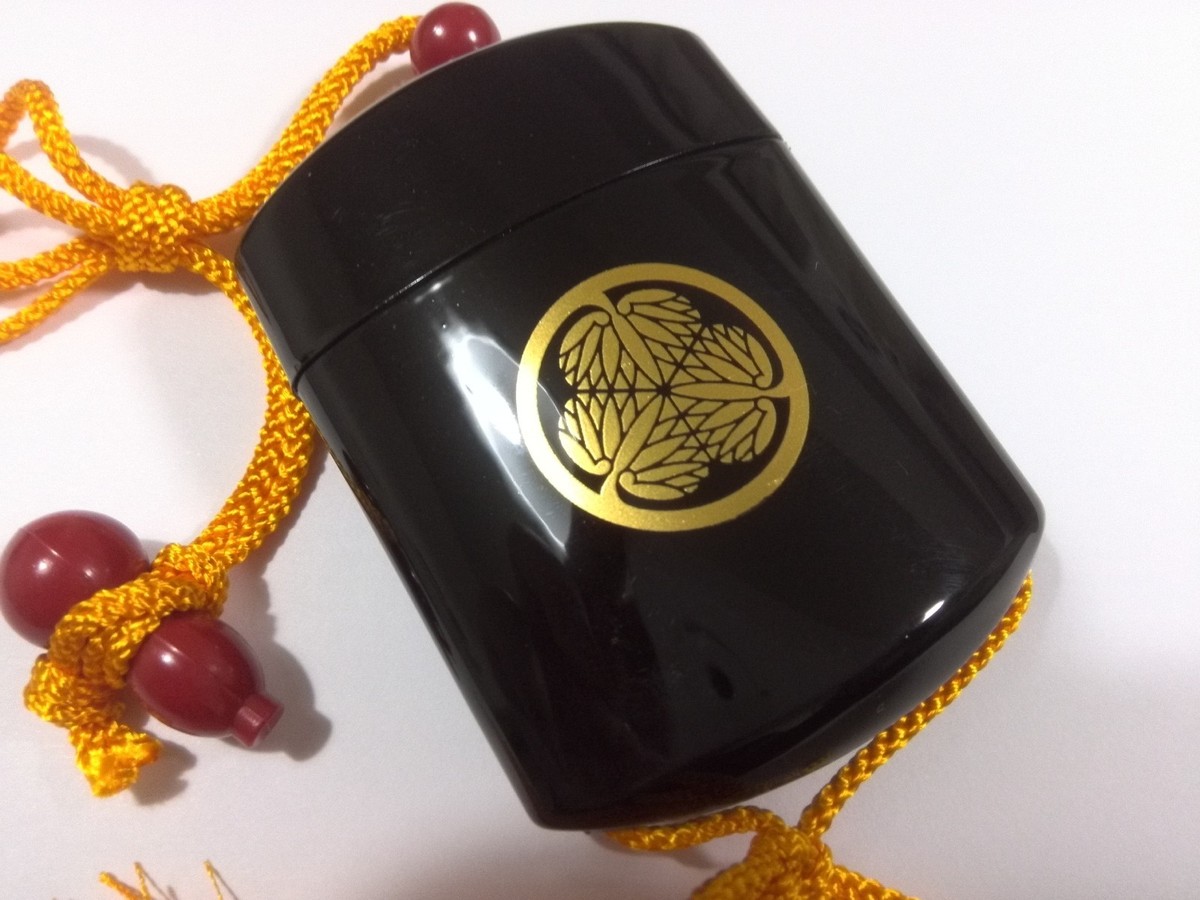INI A 藤牧京介 BOX Samurai Inro Japanese traditional pill box Netsuke Mitsuba