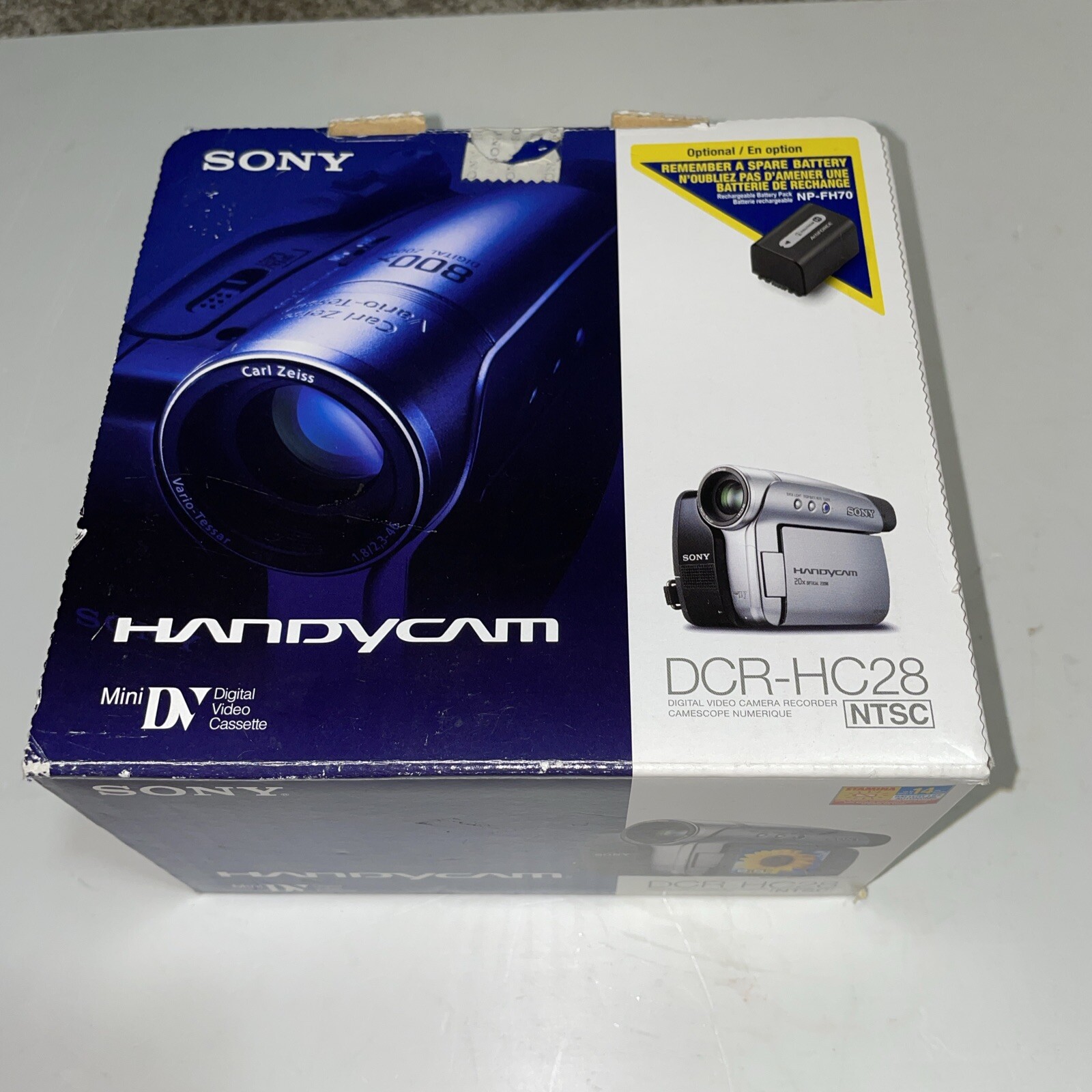 Sony Handycam DCRHC28 Carl Zeiss Mini DV Camcorder w/ Accessories