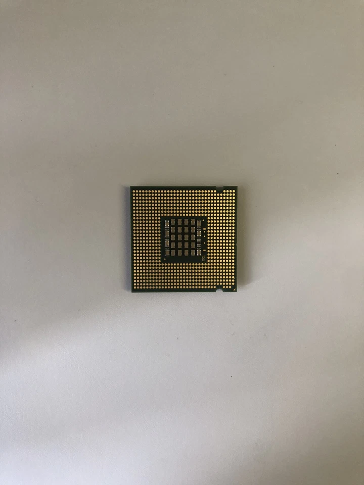 Intel® Pentium® D Processor 805 2M Cache, 2.66 GHz, 533 MHz Usato - Immagine 2 di 2