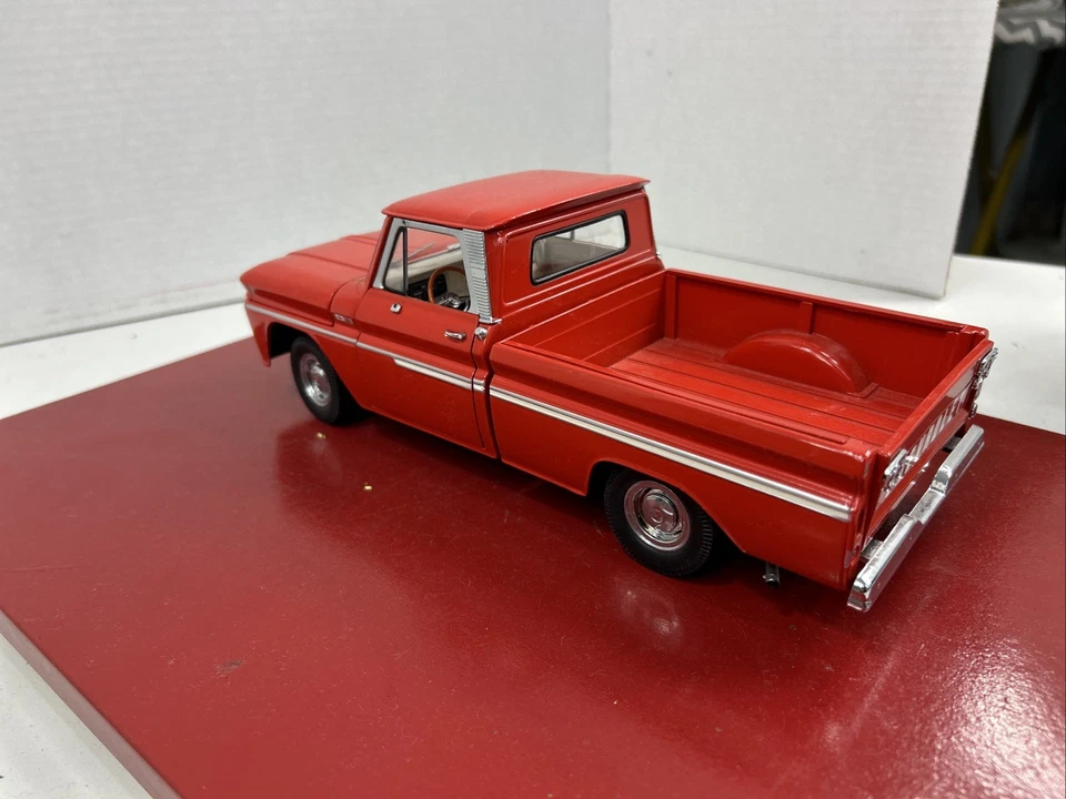 Camión de bomberos Sunstar 1/18 rojo 1965 C-30 usado como nuevo sin caja LEER Foto 4 de 4