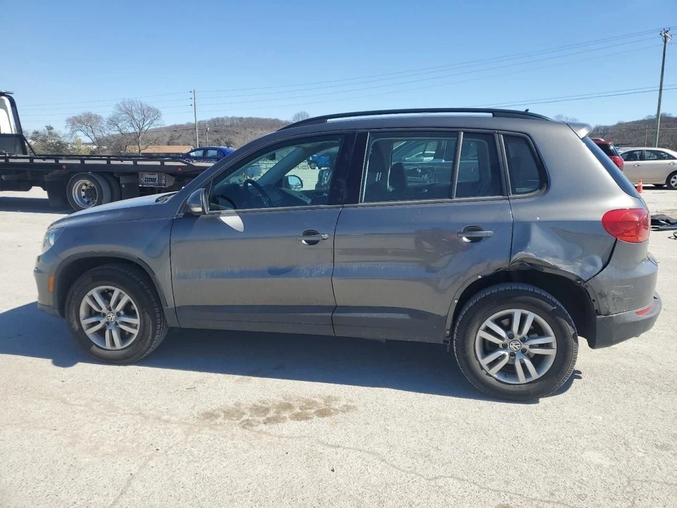 (LOCAL PICKUP ONLY) Passenger Right Front Door Electric Fits 09-17 TIGUAN 247252 - Image 3 of 4