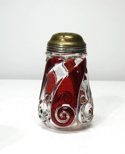 EAPG *** RUBY STAINED - GLASS - SUGAR SHAKER - SNAIL - ERA 1890'S