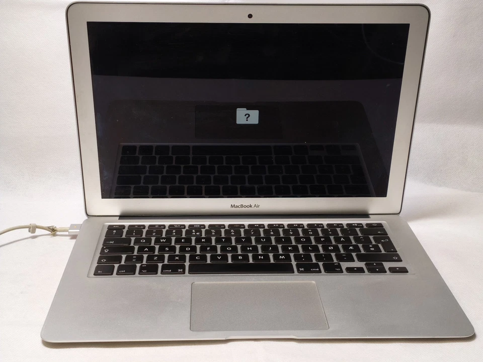 Apple MacBook Air 13" 2014 · i5 · 4GB · 251GB, photo 1 of 5