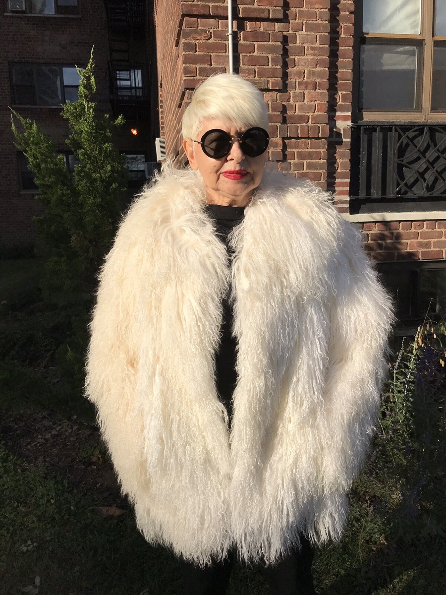 Treat ürself Bunny curly fur coat white Treat Ürself Bunny curly fur cort white