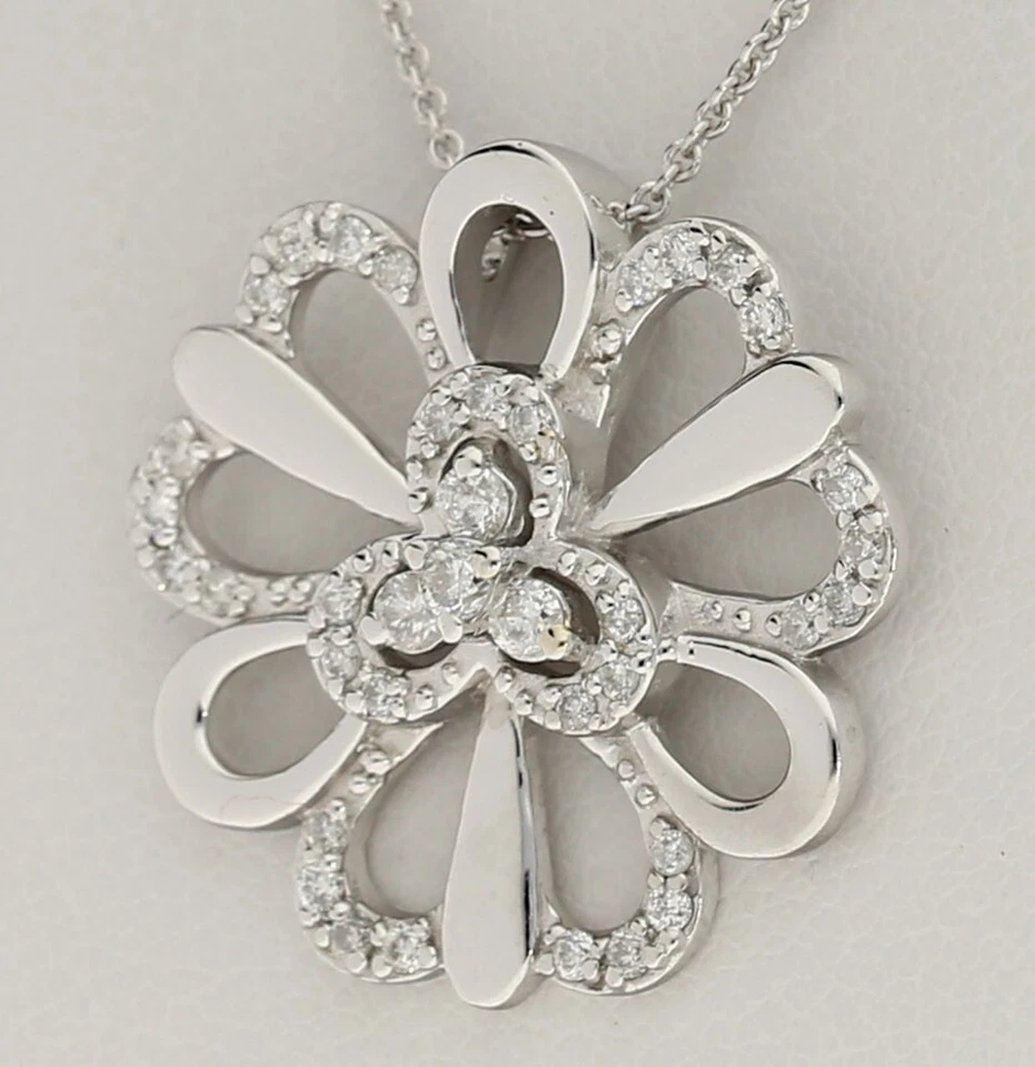 Collar Colgante Flor Diamante .30CT 18K WG Cadena Ajustable Foto 3 de 4