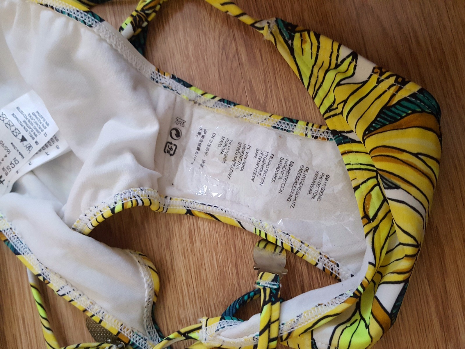 BNWT NEW H&M BANANA LEAF LEAVES GREEN YELLOW TROPICAL BIKINI SIZE 8 SOLD OUT S image 10