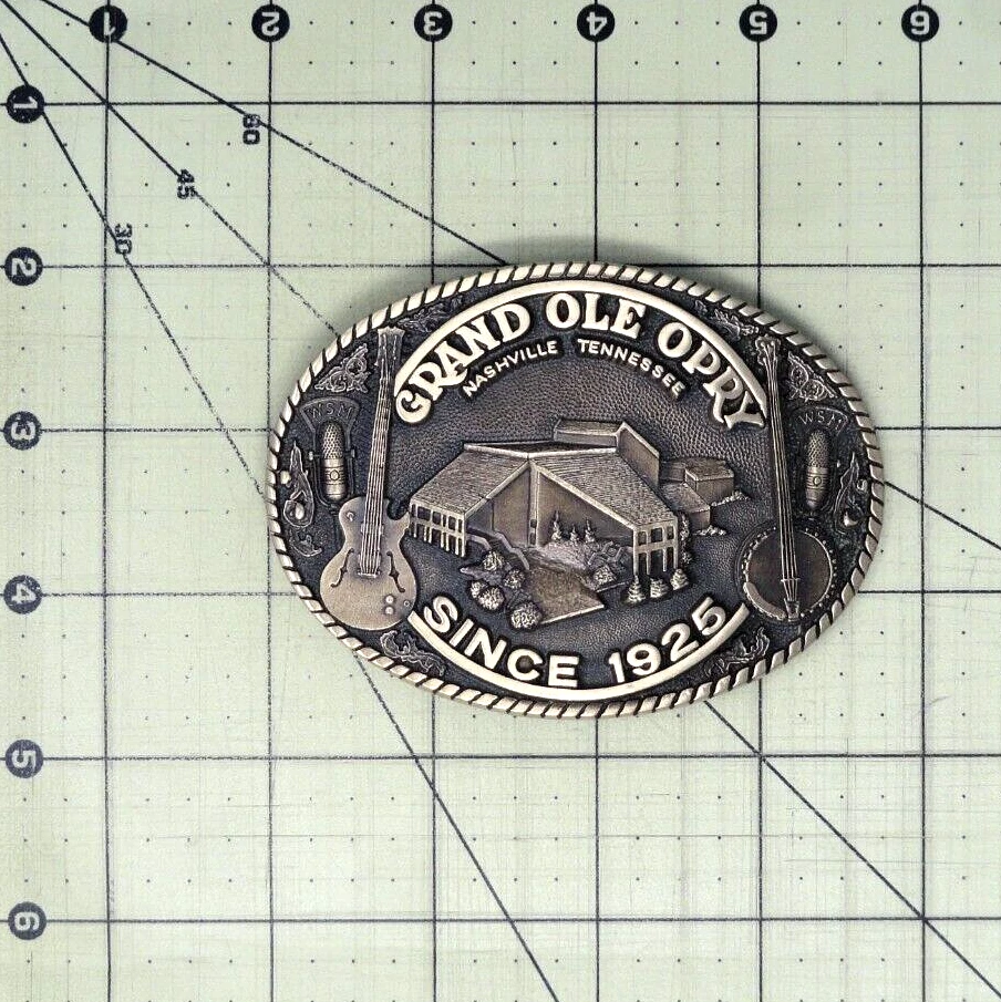 Hebilla de cinturón Grand Ole Opry desde 1925 Nashville Tennessee latón de colección ADM .NOX066 Foto 3 de 4