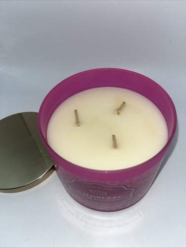 Bath & Body Works Wildberry Jam Donut Scented 14.5oz 3 Wick Candle Pink NEW - Picture 2 of 3
