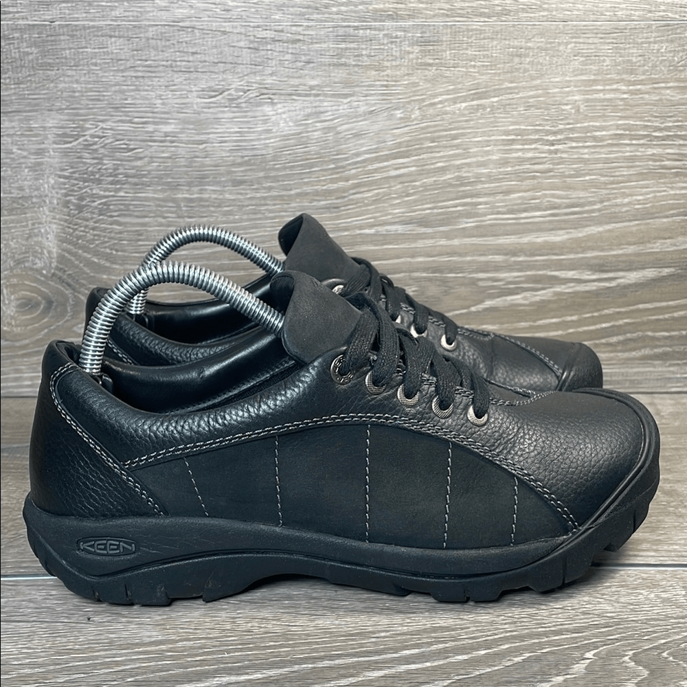 Scarpe da trekking basse stringate Keen Presidio in pelle nera da donna taglia 10