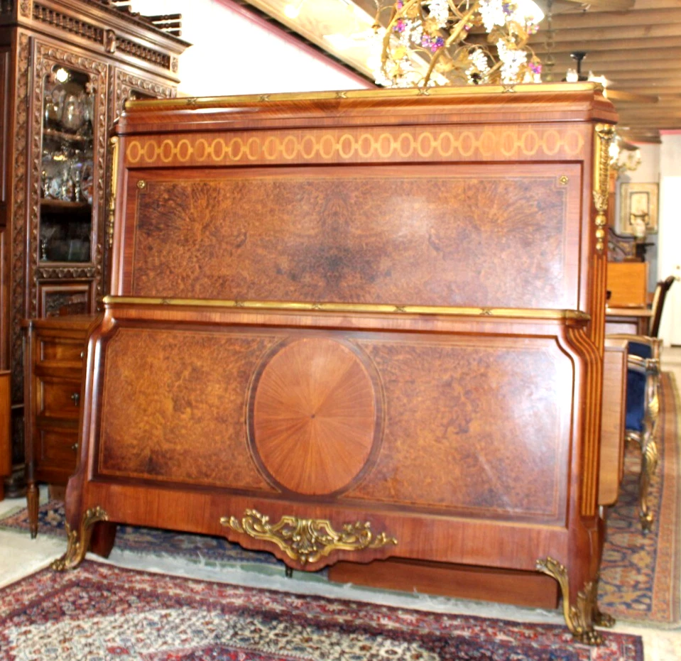 Antigua cama francesa Luis XVI con incrustaciones de palo de rosa reina | Firmada Haentges Ferres Foto 3 de 4