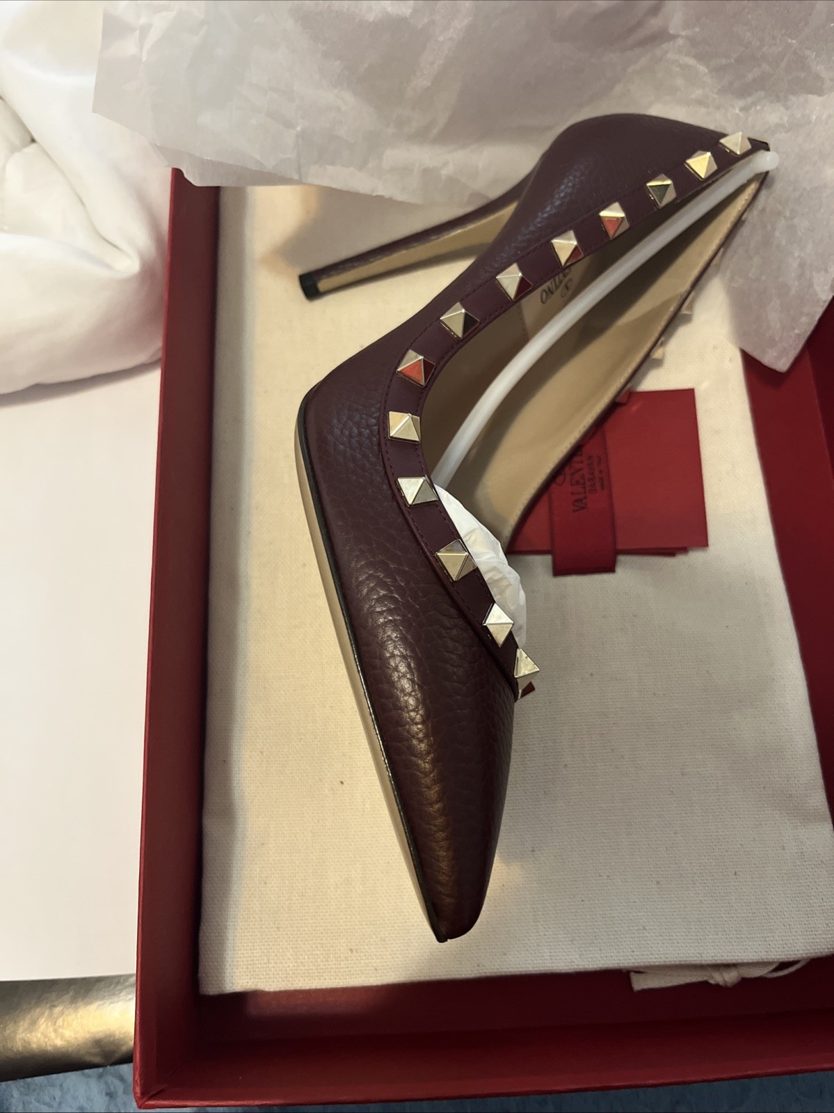 New Valentino Garavani Women's Rockstud Leather Point Toe Pump  Size 37 (EU) thumbnail 10