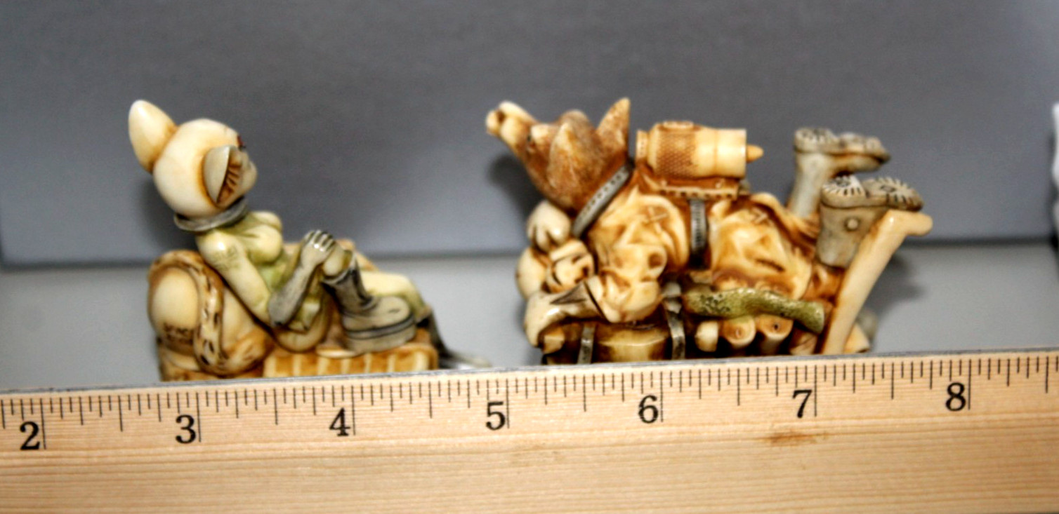 2001 Planet HK Royal Watch Collector's Club Kit Harmony Kingdom Wolfie & Minx