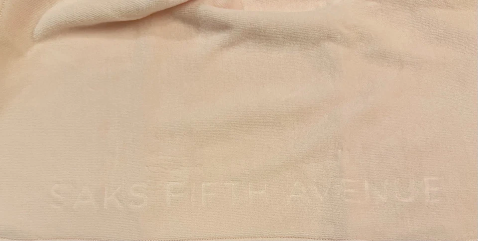 Saks Fifth Avenue Rosa Prepárate Belleza Set Diadema Toalla Clips Paquete de Regalo NUEVO Foto 4 de 4