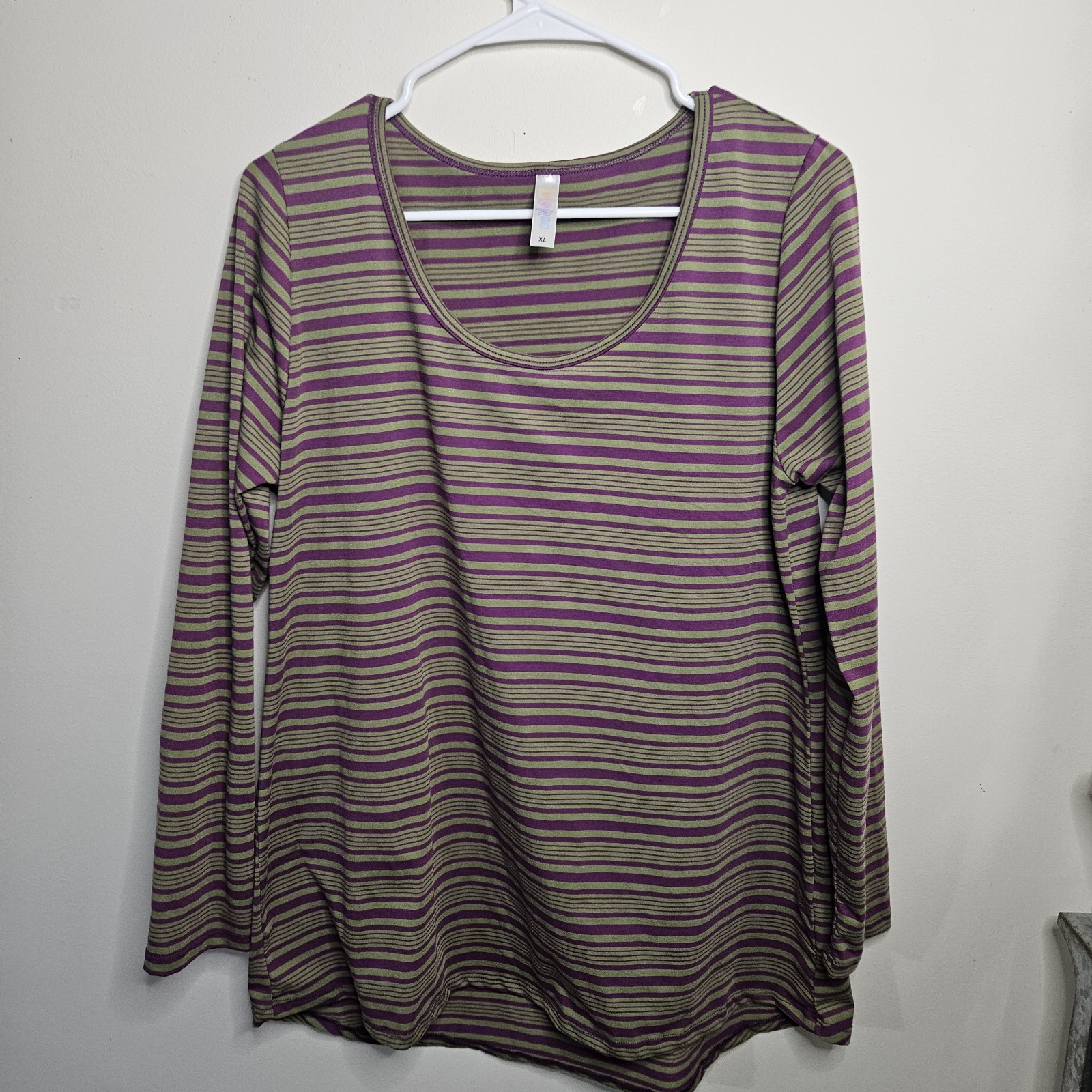 LuLaRoe Women's Striped Top Size XL Long Sleeve