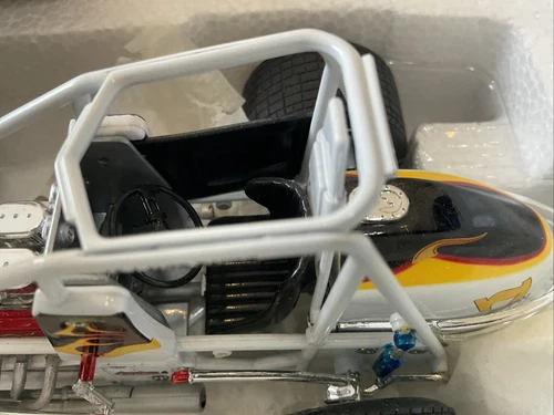 GMP 1997 Jeff Swindell #7TW Gold Eagle Leak 1/25 Scale Sprint Car - Picture 7 of 10