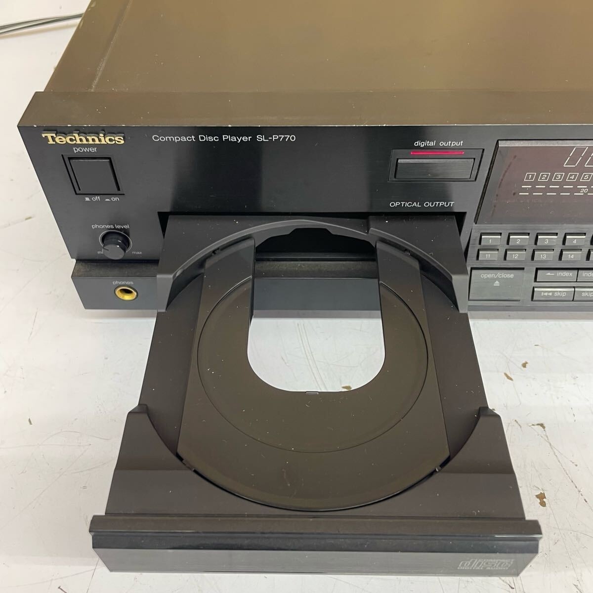 Technics CDプレーヤー SL-P770 Technics SL-P770 18-Bit 4DAC Class AA Stereo CD Player 1988