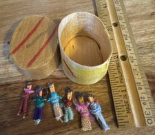 6 Miniature GUATEMALAN WORRY DOLLS In Wooden Box