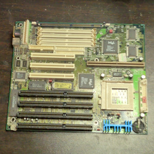 Intel Socket 7 ATX PCI/PNP 586 Motherboard PCI ISA 4-Slot IDE Plug & Play
