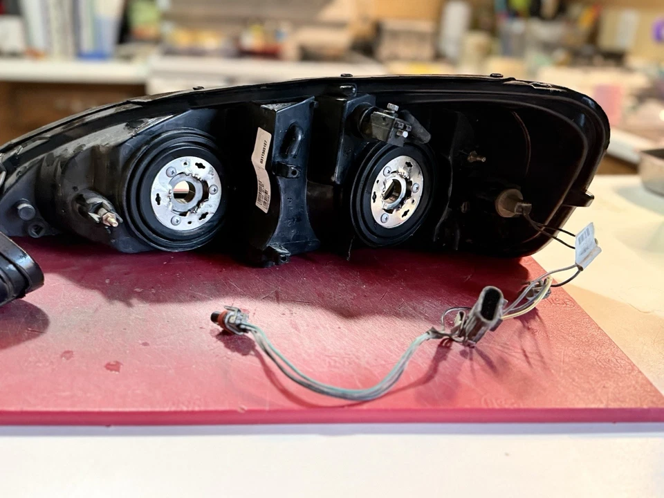 ACANII - Para 2004-2008 Pontiac Grand Prix carcaça preta faróis de tubo de LED - Imagem 3 de 3