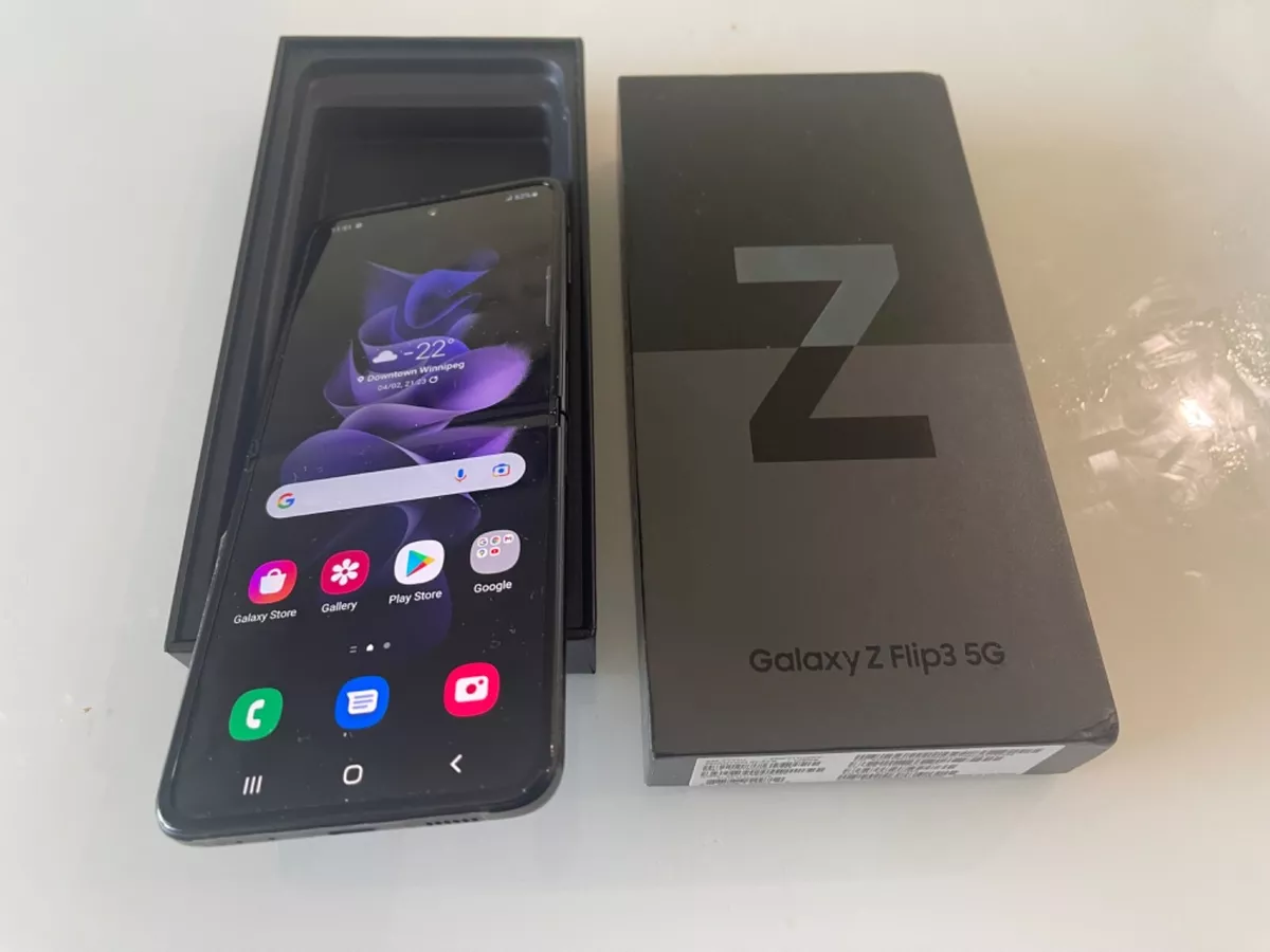 Samsung Galaxy Z Flip3 5G 128GB - Phantom Black (Unlocked)Brand new