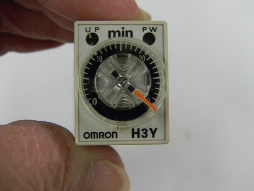 New Omron Solid State Timer H3Y-4 0-30 Min 24Vdc 4PDT P4 - Picture 2 of 2