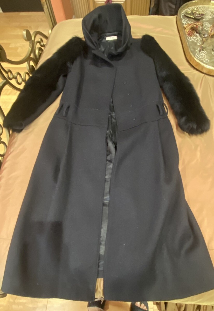 PRADA 100% AUTHENTIC RARE VINTAGE BLACK RUNWAY COAT WITH FUR PRADA 100% AUTHENTIC RARE VINTAGE BLACK RUNWAY COAT WITH FUR